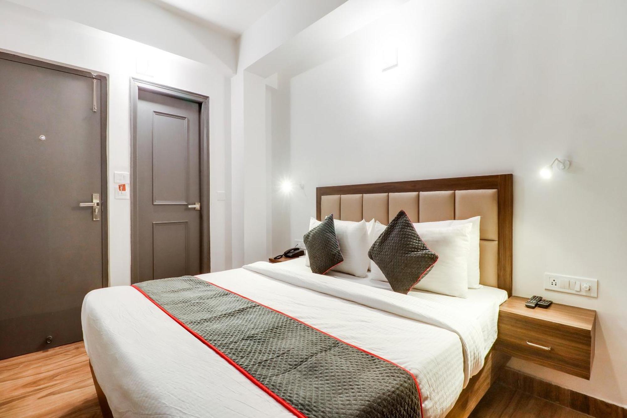 Townhouse Townhouse Clark Inn Патна Екстер'єр фото