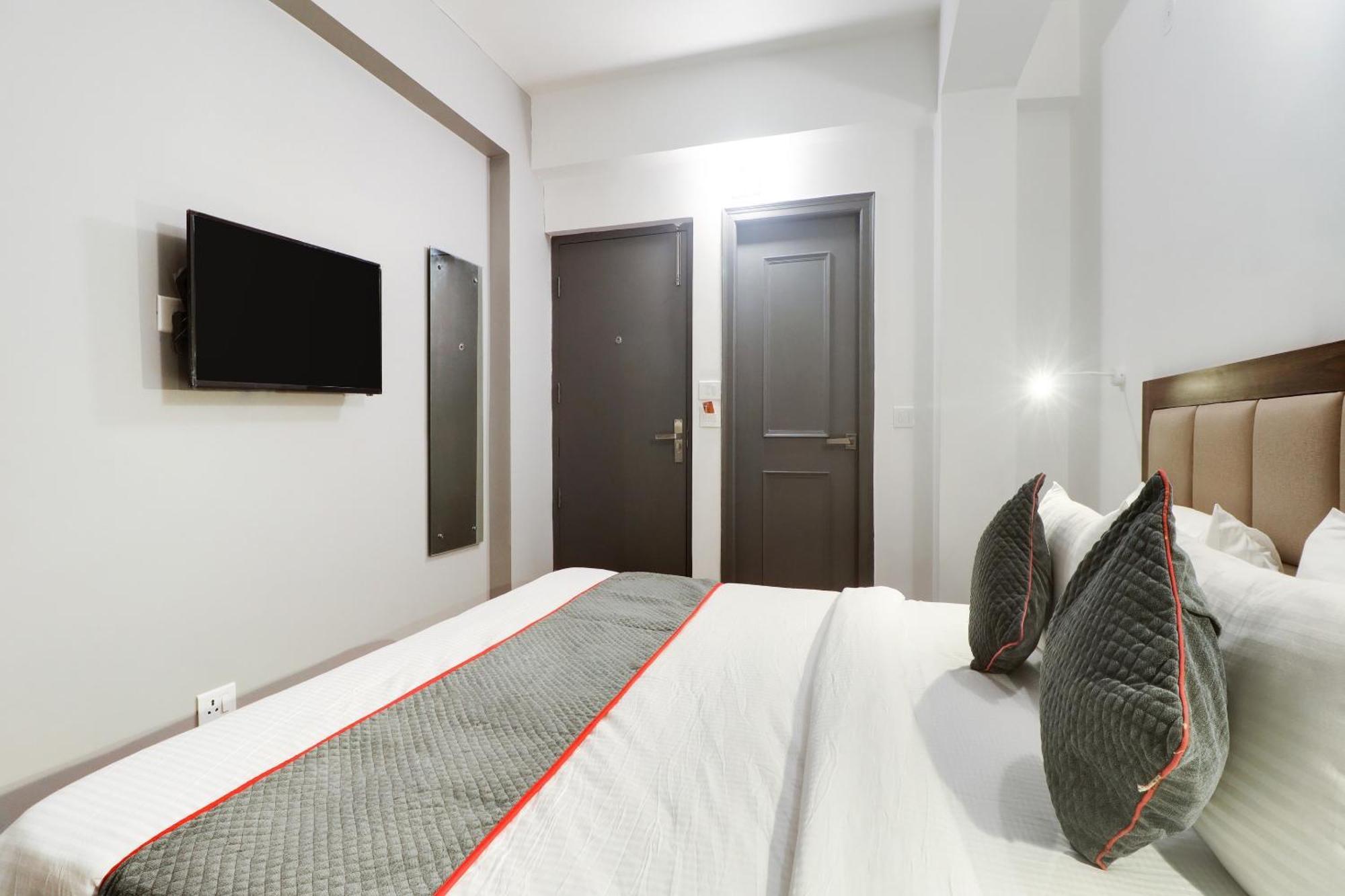 Townhouse Townhouse Clark Inn Патна Екстер'єр фото