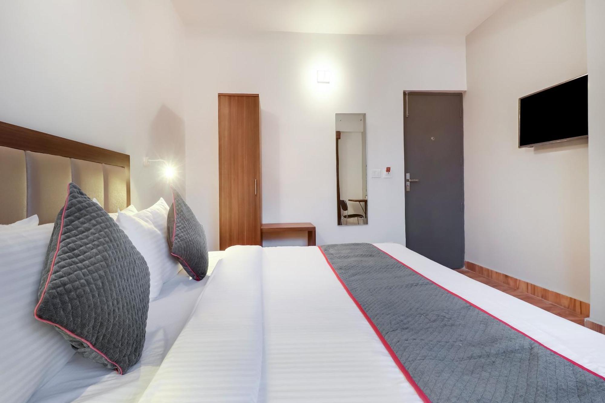 Townhouse Townhouse Clark Inn Патна Екстер'єр фото